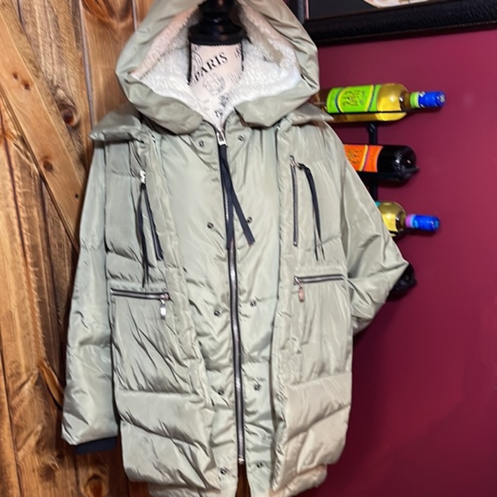 MOSS GREEN OROLAY THICKENED DOWN JACKET